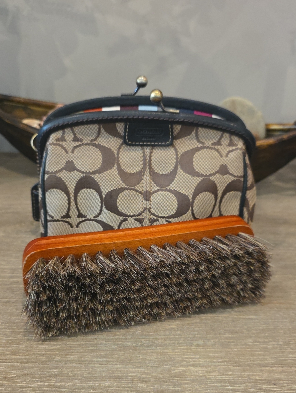 Coach Vintage Kisslock Legacy Lined Interior - Picture 9 of 10